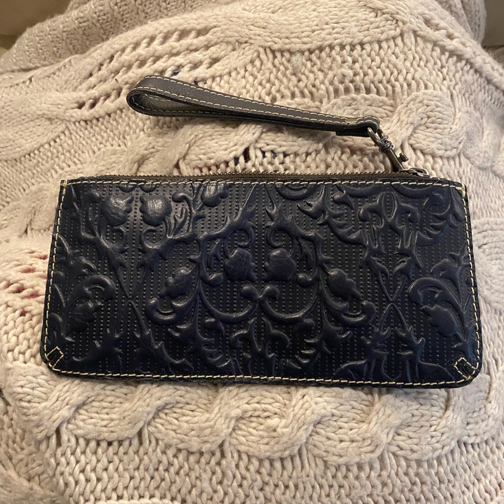 24. Patricia Nash Embossed Wristlet LNC!